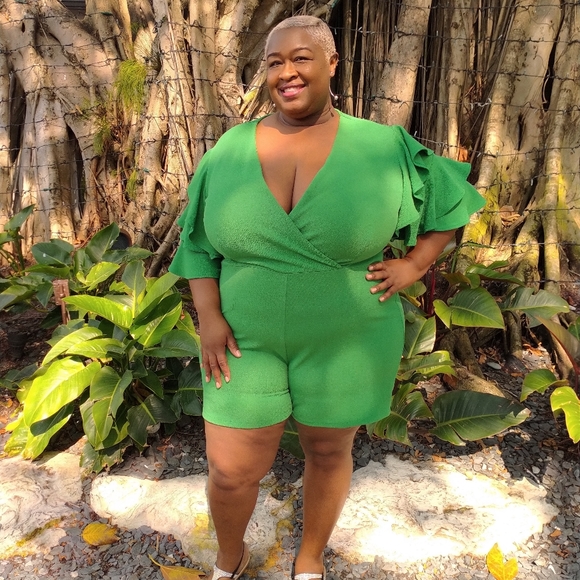 Meet your Posher, Cleopatra - Picture 2 of 2